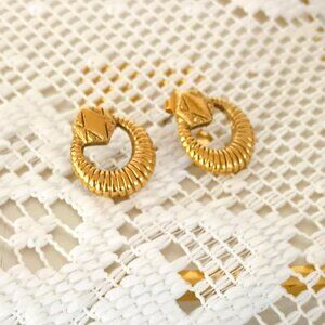 Vintage Ribbed Door Knocker Earrings. Etched Gold Tone Drop Post
